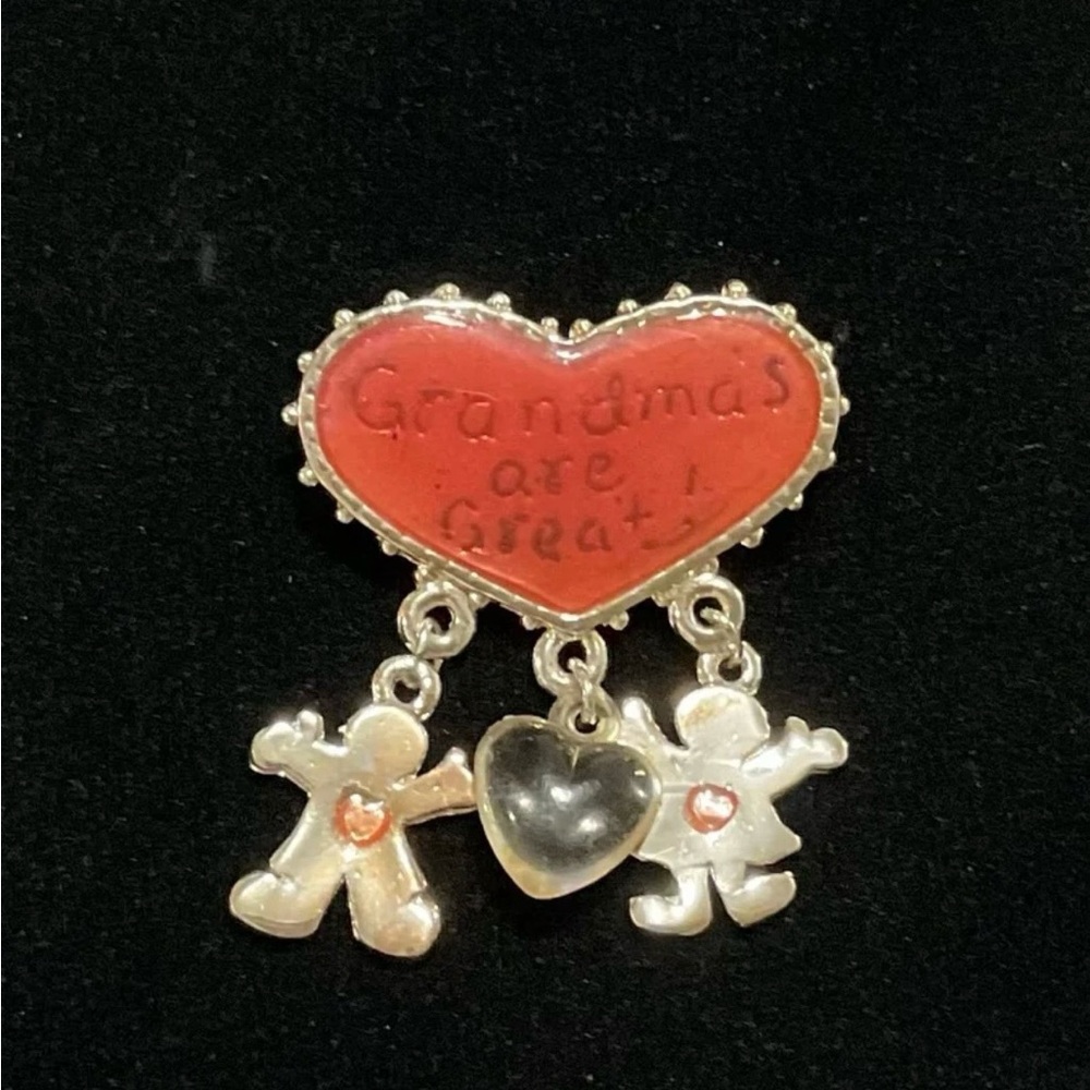 Grandma’s are Great! Heart Brooch